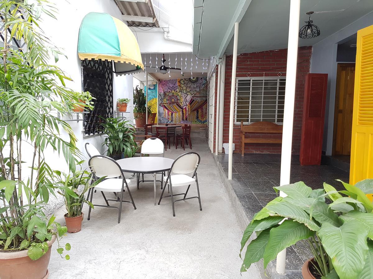 Hostal Aqui Me Quedo San Pedro Sula Buitenkant foto